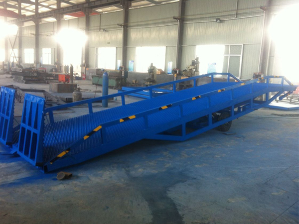 移动液压登车桥